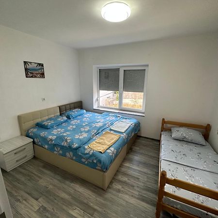 Got Prishtina Hostel Pristina Buitenkant foto