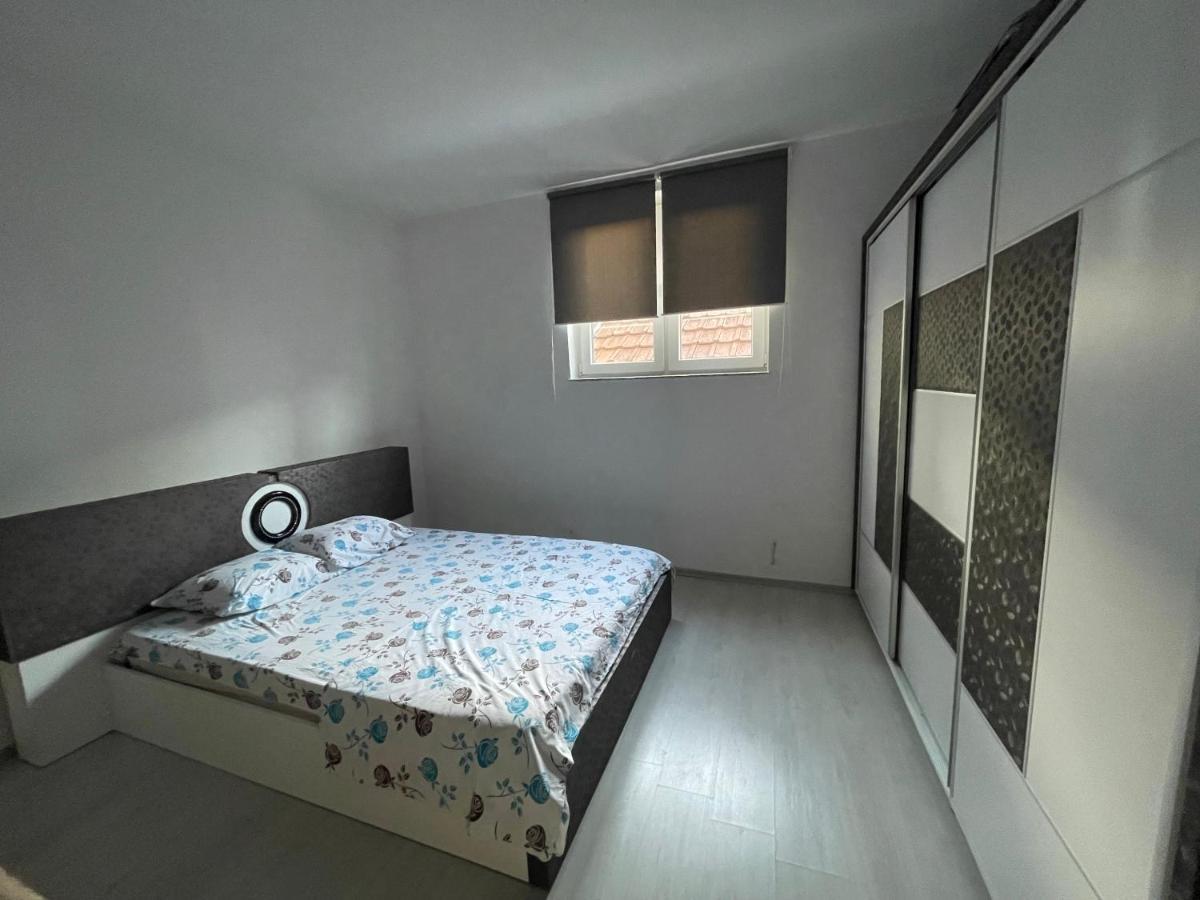 Got Prishtina Hostel Pristina Buitenkant foto