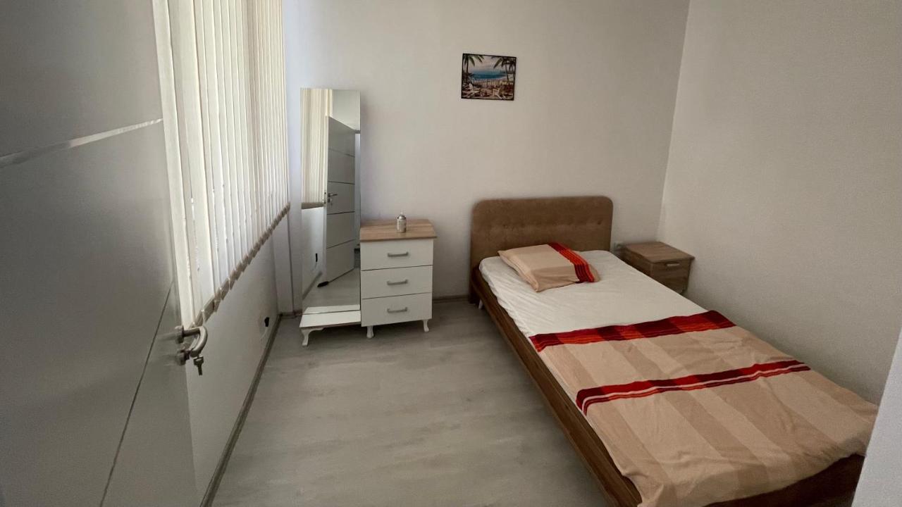 Got Prishtina Hostel Pristina Buitenkant foto