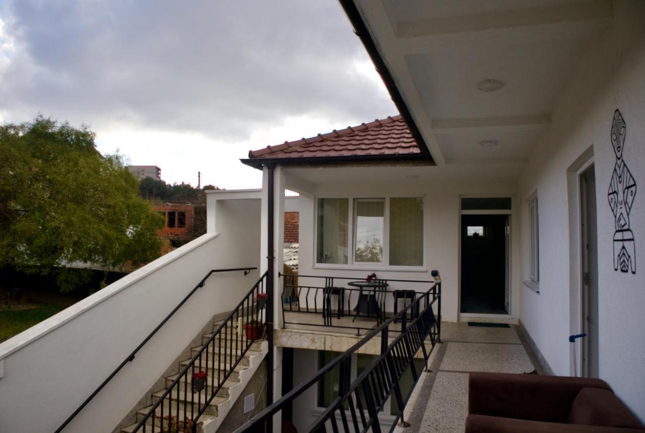 Got Prishtina Hostel Pristina Buitenkant foto